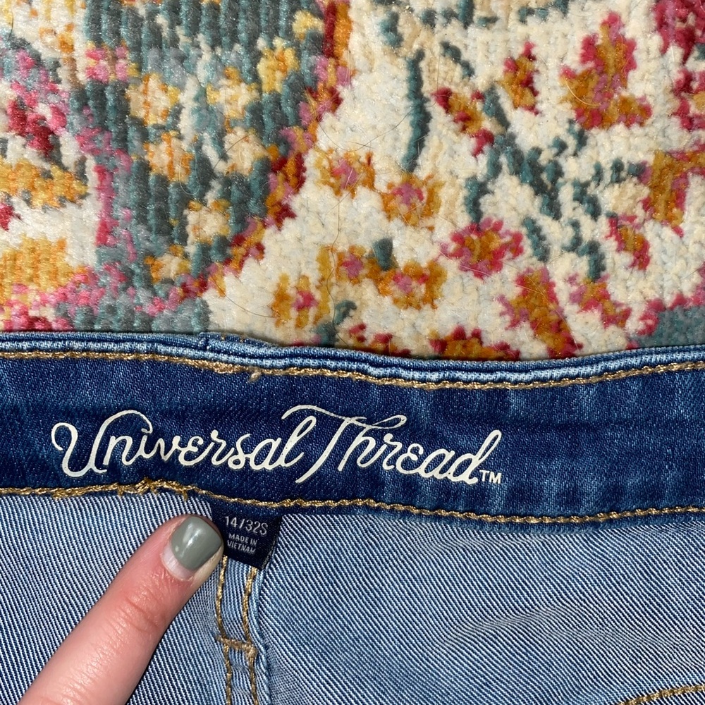 Universal Threads Jeans